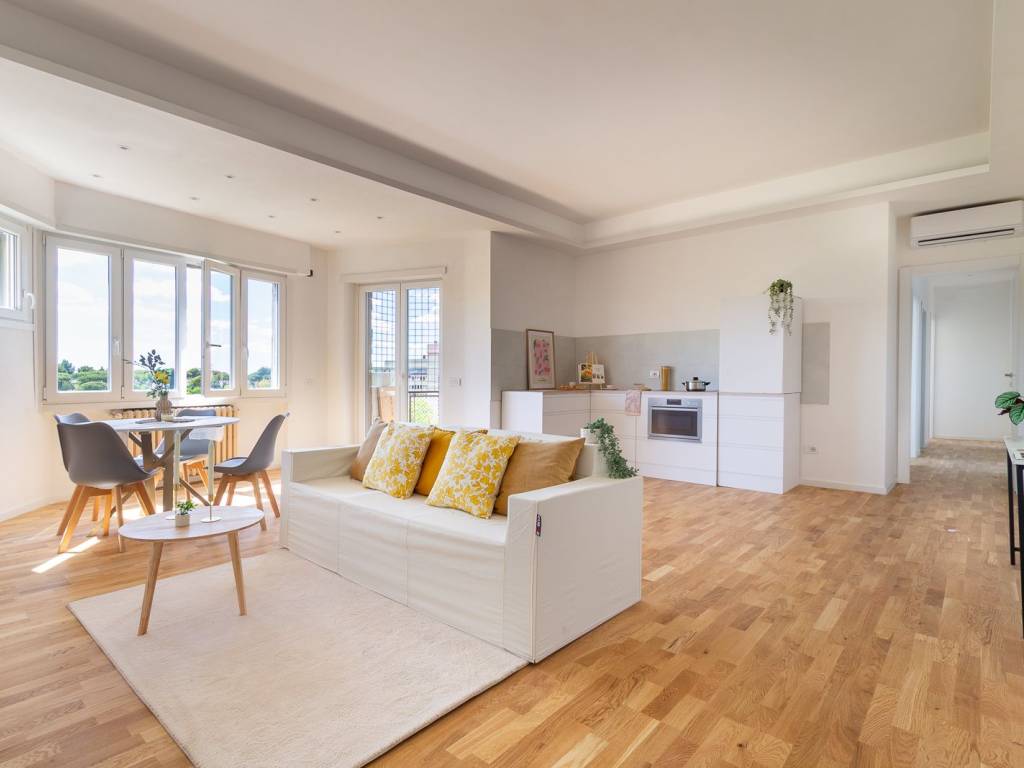 appartamento in vendita a Roma in zona Ostiense