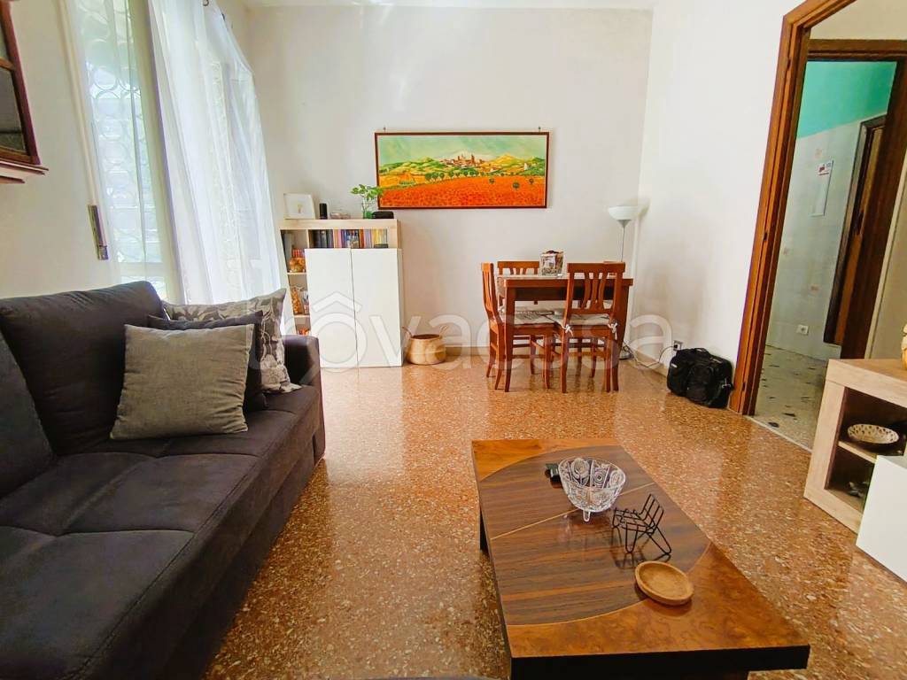 appartamento in vendita a Roma in zona Ostia