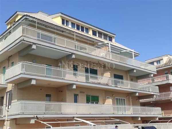 appartamento in vendita a Roma in zona Ostia