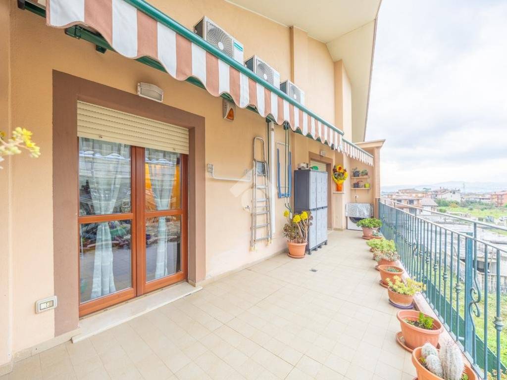 appartamento in vendita a Roma in zona Castelverde