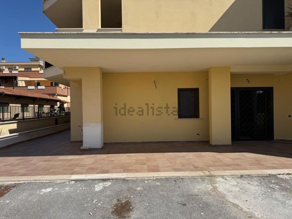 appartamento in vendita a Roma in zona Ostia Antica
