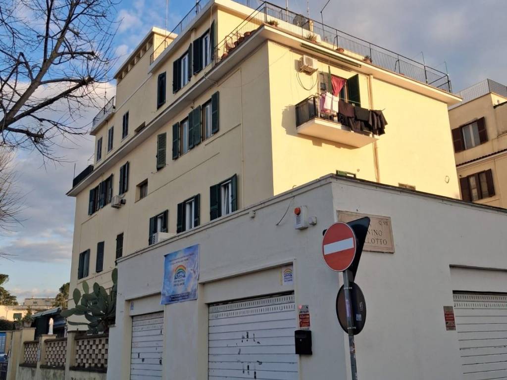 appartamento in vendita a Roma in zona Prenestino-Centocelle