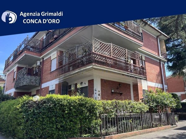 appartamento in vendita a Roma in zona Torre Gaia