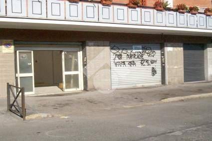 negozio in vendita a Roma in zona Prenestino-Centocelle