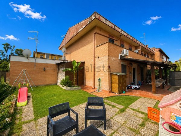 appartamento in vendita a Roma in zona Tor di Quinto