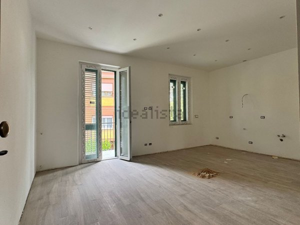 appartamento in vendita a Roma in zona Appio Pignatelli