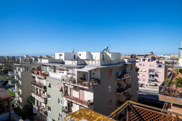 appartamento in vendita a Roma in zona Ostia