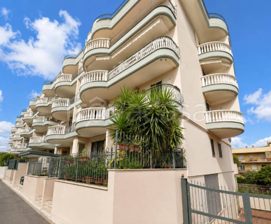 appartamento in vendita a Roma in zona Finocchio