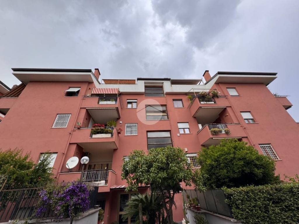 appartamento in vendita a Roma in zona Mostacciano