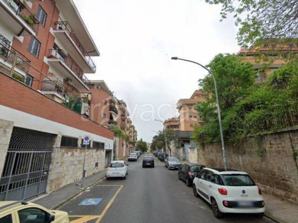 negozio in vendita a Roma in zona Prenestino-Centocelle