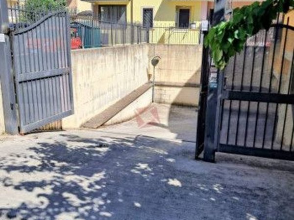 negozio in vendita a Roma in zona Finocchio