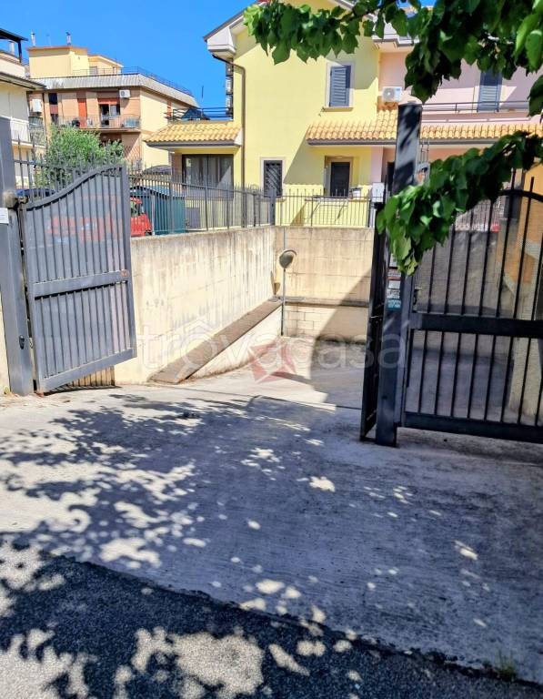 casa indipendente in vendita a Roma in zona Finocchio