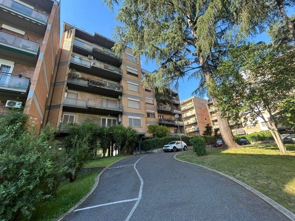 appartamento in vendita a Roma in zona Giuliano Dalmata