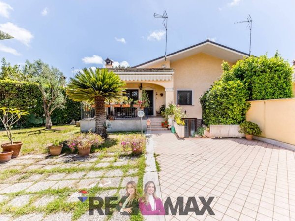 casa indipendente in vendita a Roma in zona Infernetto