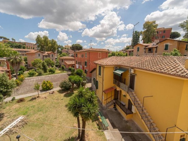 appartamento in vendita a Roma in zona Ostiense