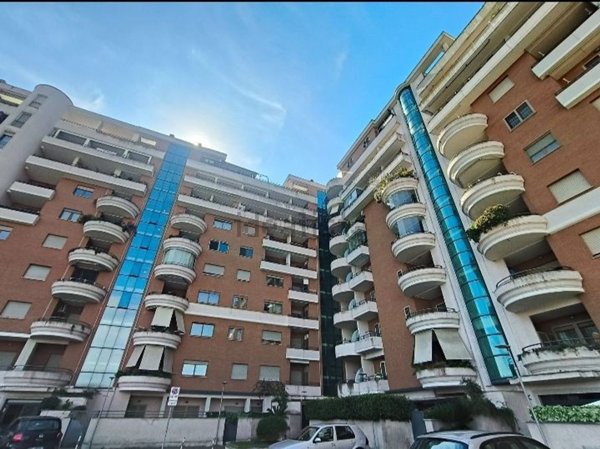 appartamento in vendita a Roma in zona Axa