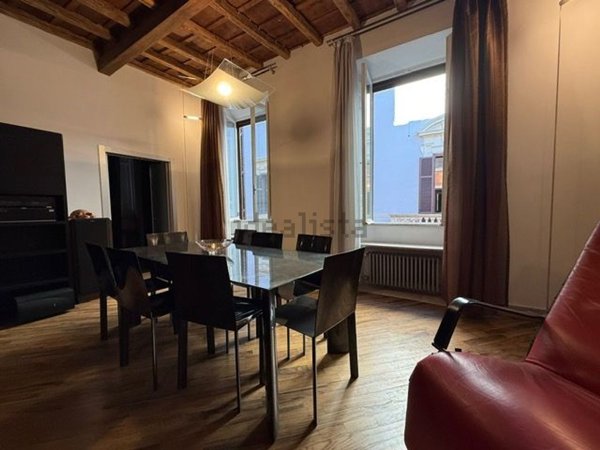 appartamento in vendita a Roma in zona Rione Regola