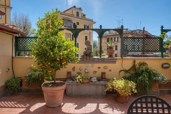 appartamento in vendita a Roma in zona San Saba - Ripa