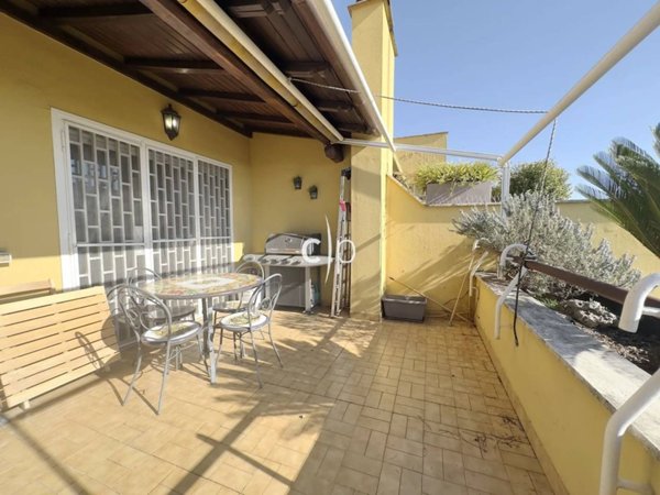 appartamento in vendita a Roma in zona Colle del Sole