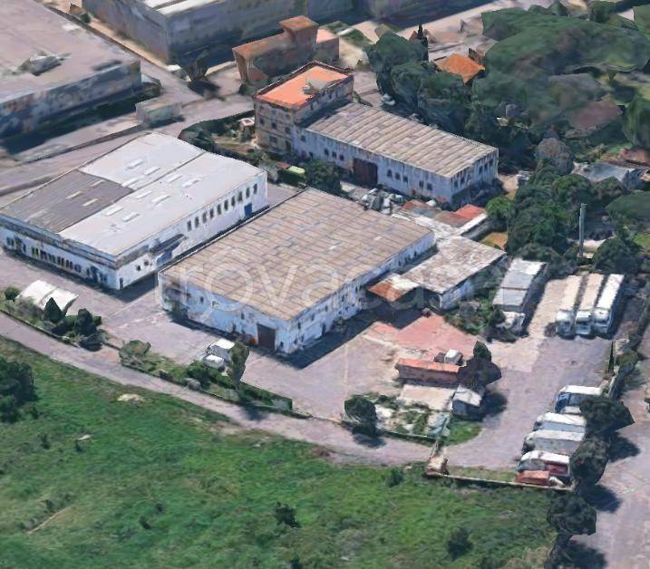 locale commerciale in vendita a Roma in zona Tor Cervara