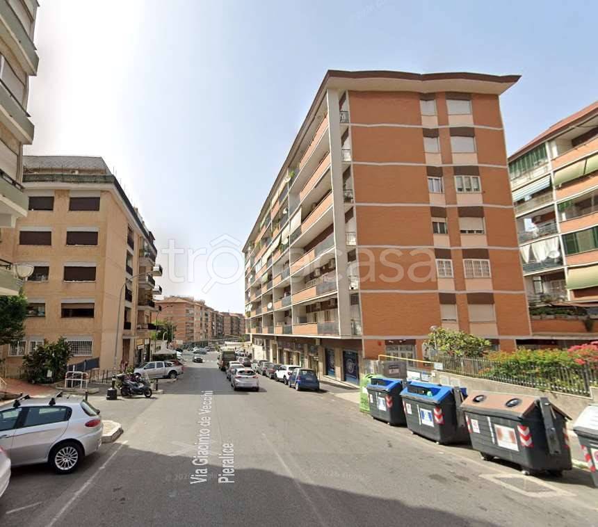 appartamento in vendita a Roma in zona Aurelio