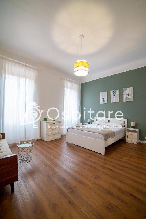 negozio in vendita a Roma in zona Rione Regola