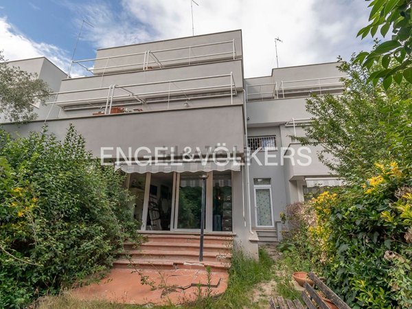appartamento in vendita a Roma in zona Spinaceto