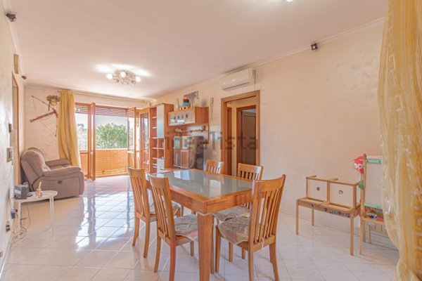 appartamento in vendita a Roma in zona Tor Bella Monaca