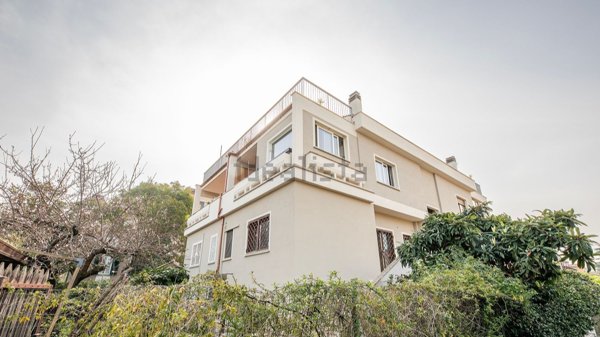 appartamento in vendita a Roma in zona Appio Pignatelli