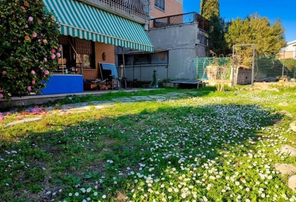 appartamento in vendita a Roma in zona Spinaceto