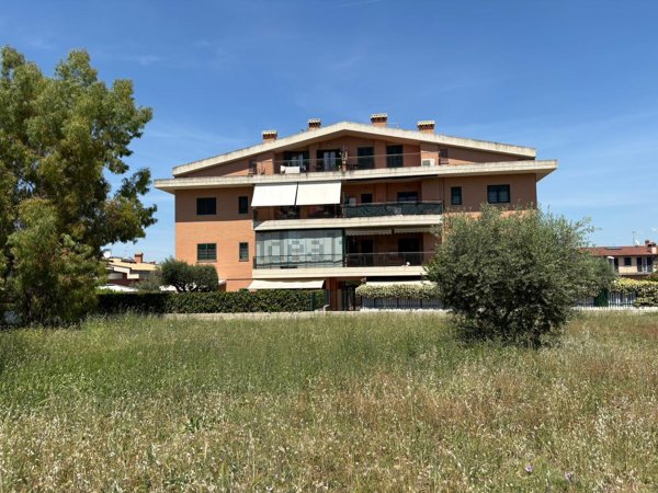 appartamento in vendita a Roma in zona Casal Morena