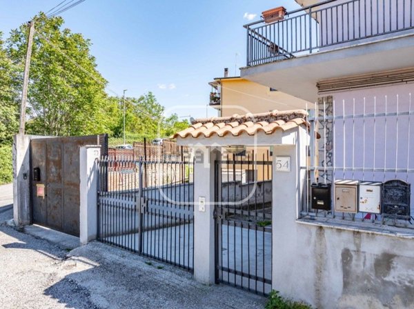 appartamento in vendita a Roma in zona Ponte di Nona
