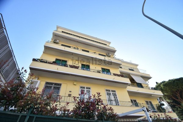 intera palazzina in vendita a Roma in zona Gianicolense