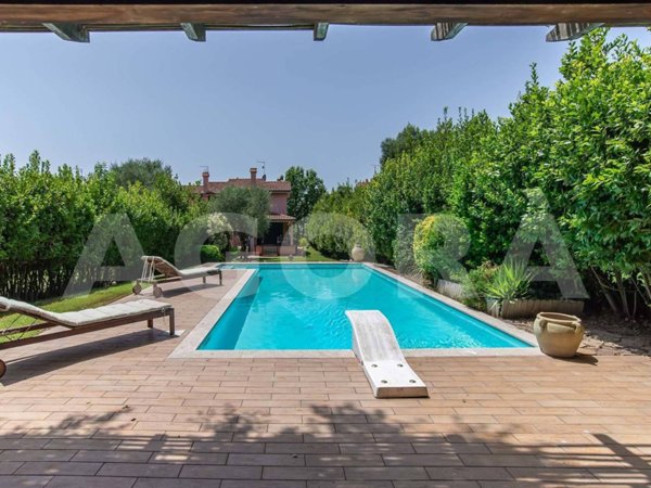 casa indipendente in vendita a Roma in zona Pantan Monastero