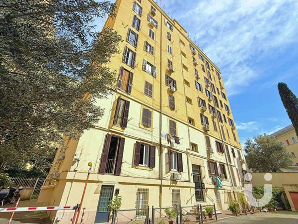 appartamento in vendita a Roma in zona Appio Latino