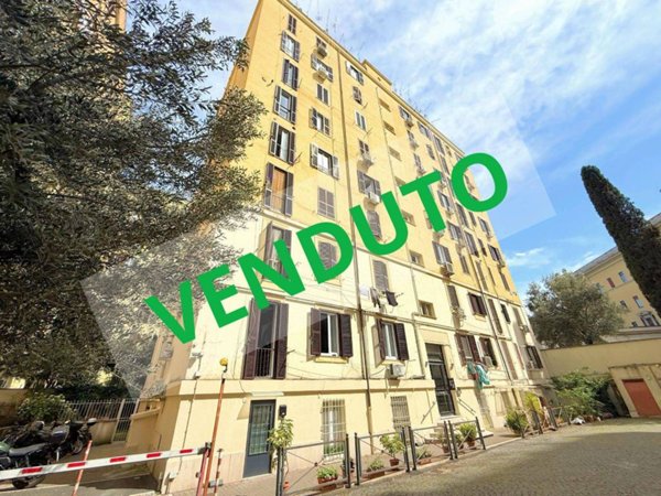 appartamento in vendita a Roma in zona Appio Latino