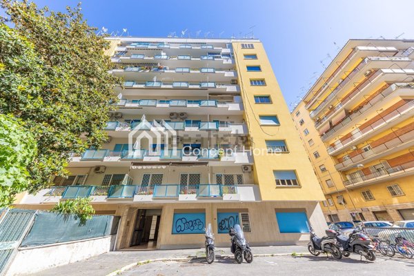 appartamento in vendita a Roma in zona Ostiense