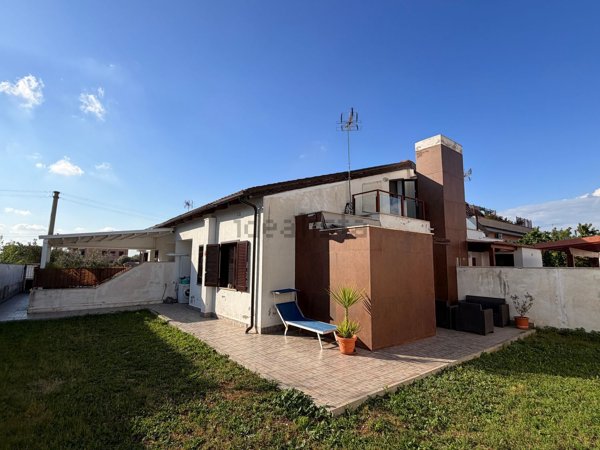 appartamento in vendita a Roma in zona Colle del Sole