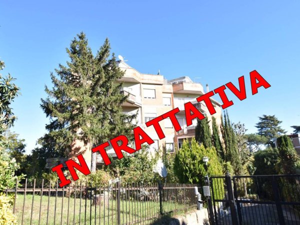 appartamento in vendita a Roma in zona Tomba di Nerone