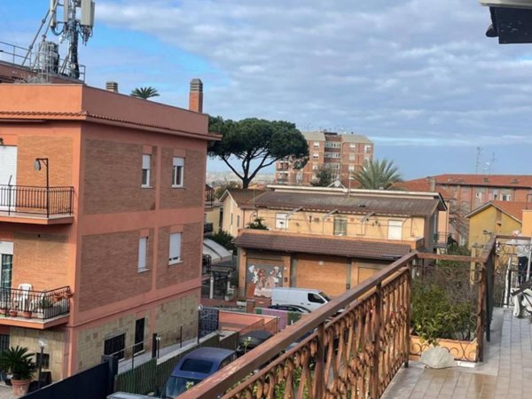 appartamento in vendita a Roma in zona Acilia