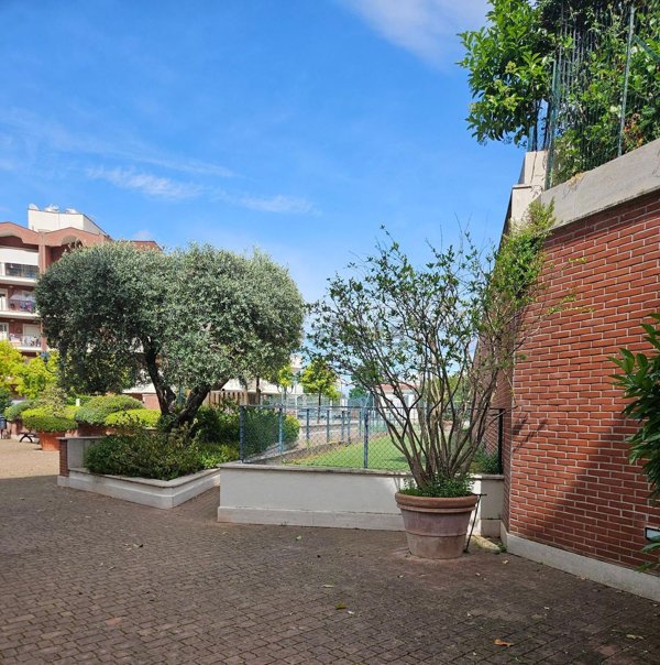 appartamento in vendita a Roma in zona Selva Candida