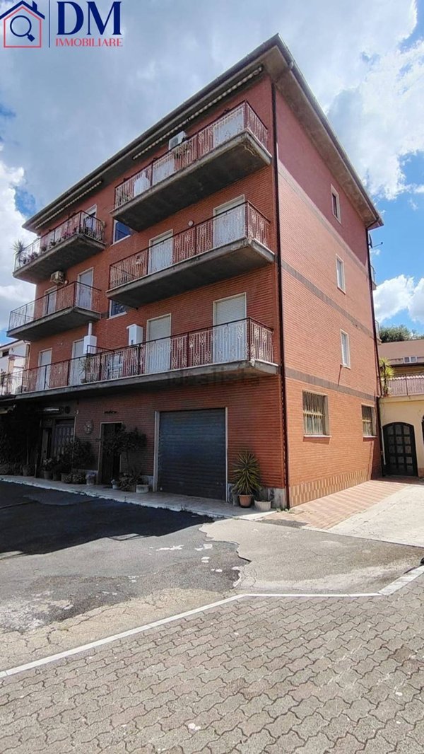 appartamento in vendita a Roma in zona Torrione Cerquetta