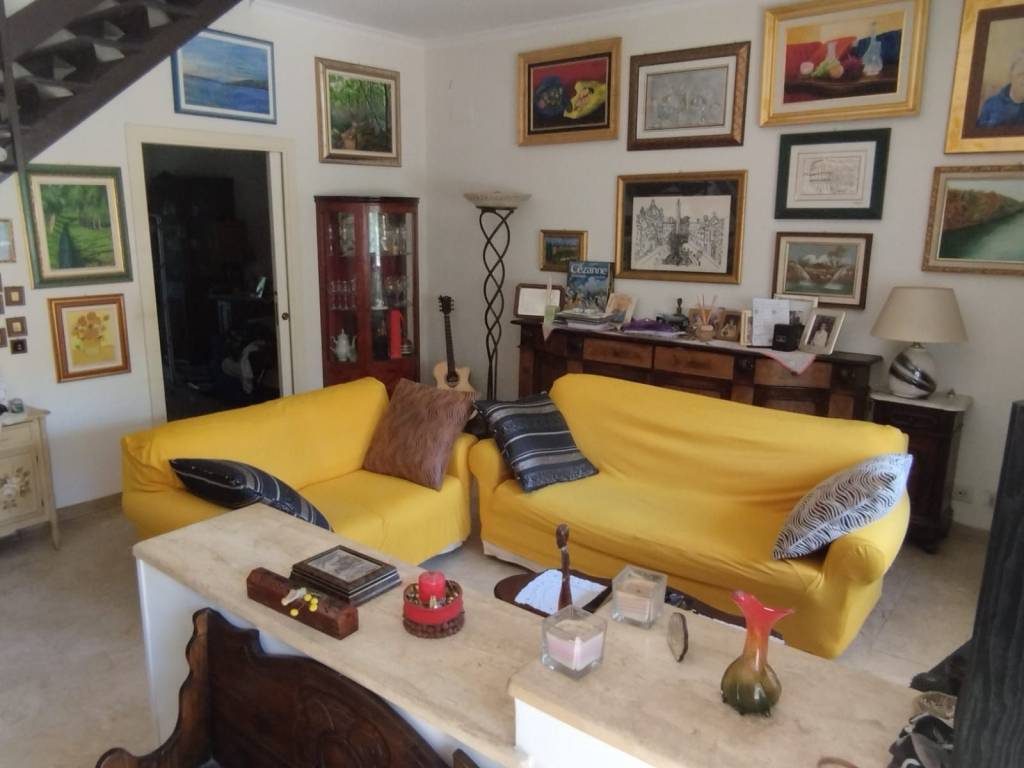 appartamento in vendita a Roma in zona Appio Claudio