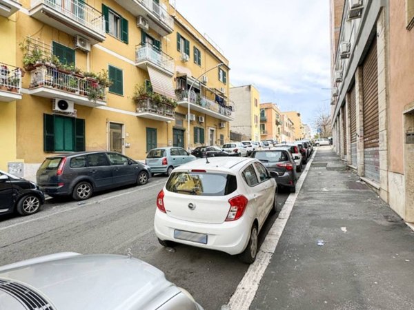 appartamento in vendita a Roma in zona Tuscolano