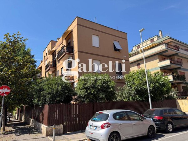 appartamento in vendita a Roma in zona Prenestino-Centocelle
