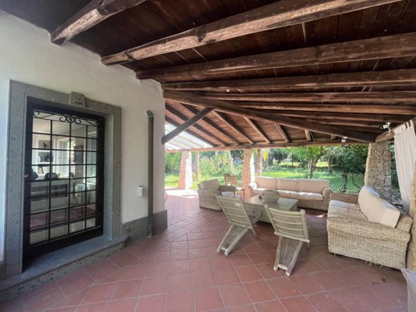 casa indipendente in vendita a Roma in zona Massimina/Casal Lumbroso