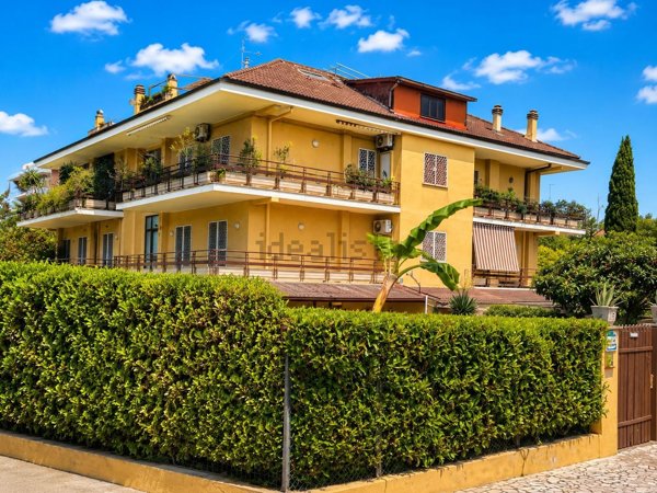 appartamento in vendita a Roma in zona Mostacciano