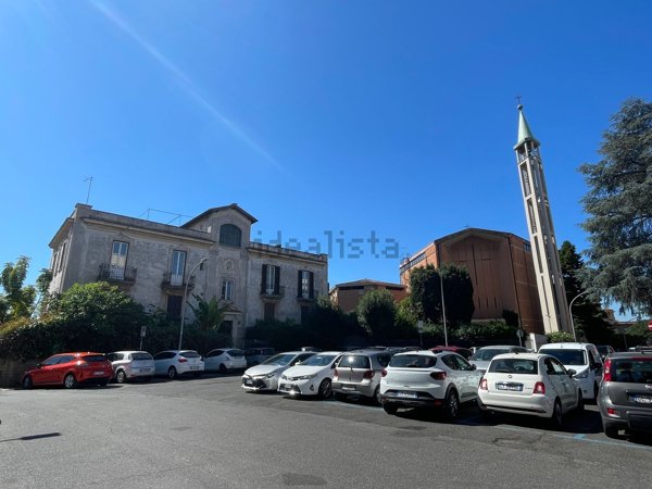 appartamento in vendita a Roma in zona Ostiense