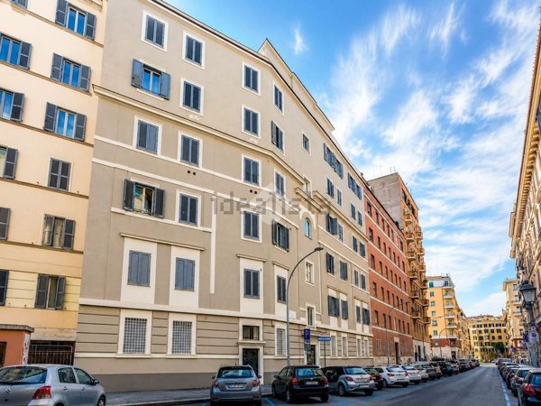 appartamento in vendita a Roma in zona Appio Latino