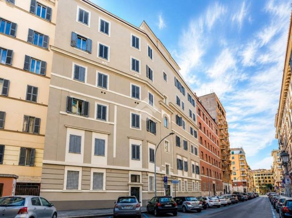appartamento in vendita a Roma in zona Appio Latino